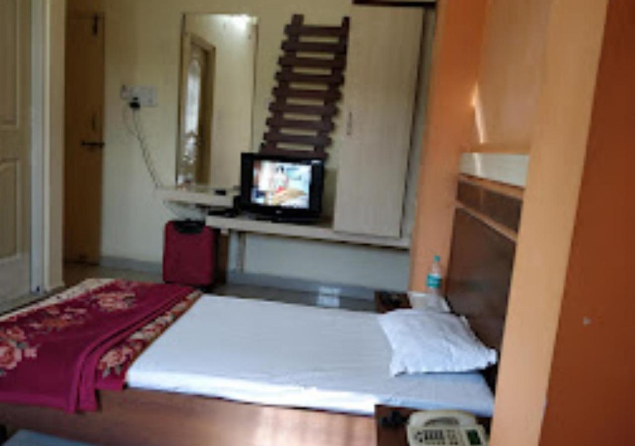 Hotel Mayur Restaurant Chandrapur Exterior foto
